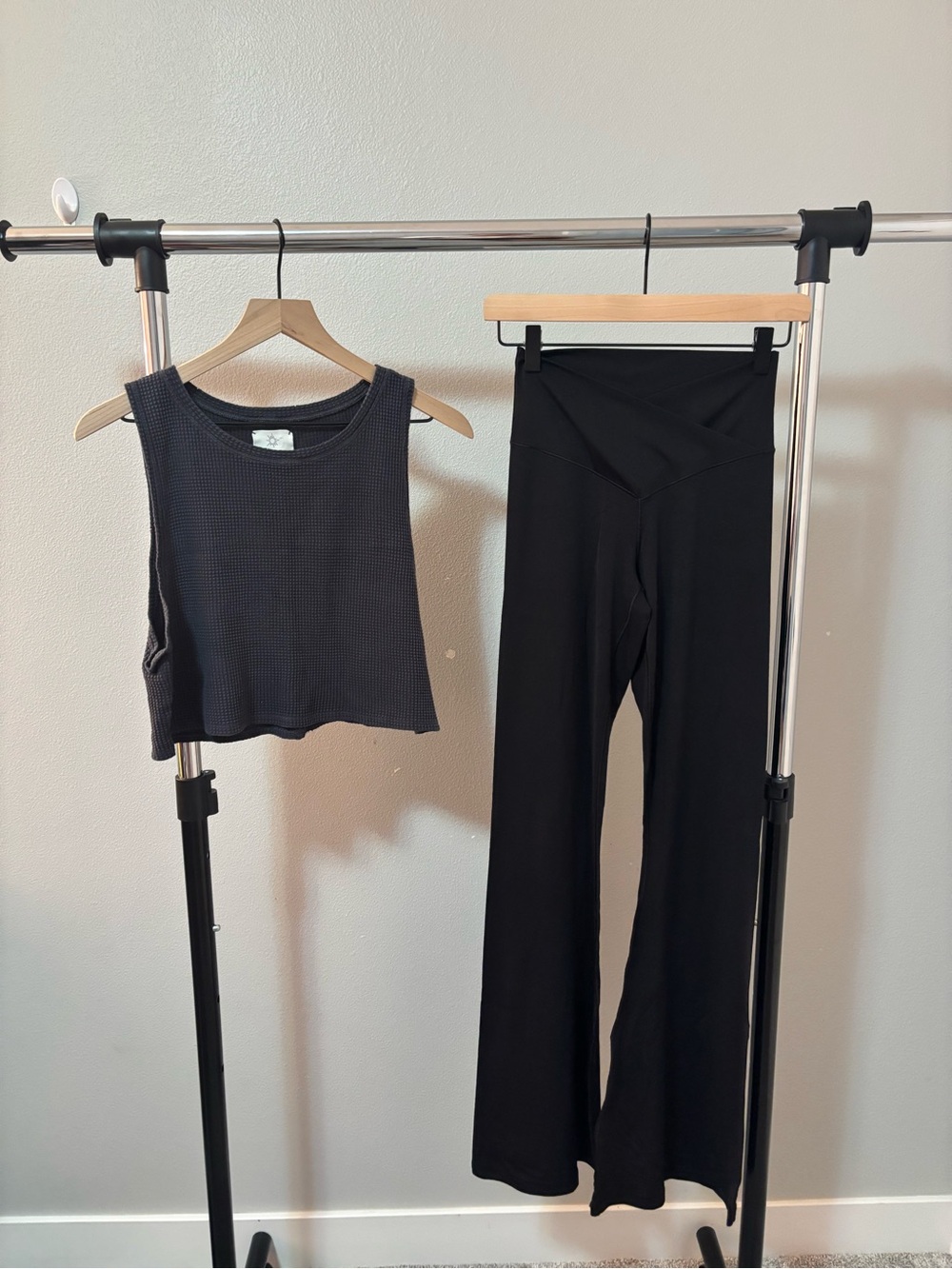 Aerie Grey Ribbed Top and Black High-Rise Flare Yoga Pants